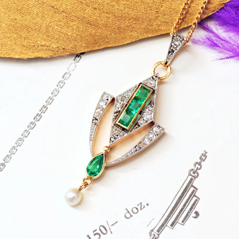 Luxury Diamond Necklace For Proposal-Quintessentially Art Deco Emerald & Diamond Drop Pendant