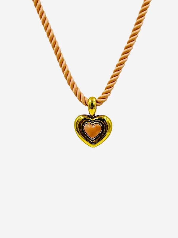 Boho Style Necklace With Feathers-Van Cleef & Arpels Heart Shaped Coral Yellow Gold Pendant Necklace